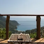 Uzak Spectacular Views In Kabak *